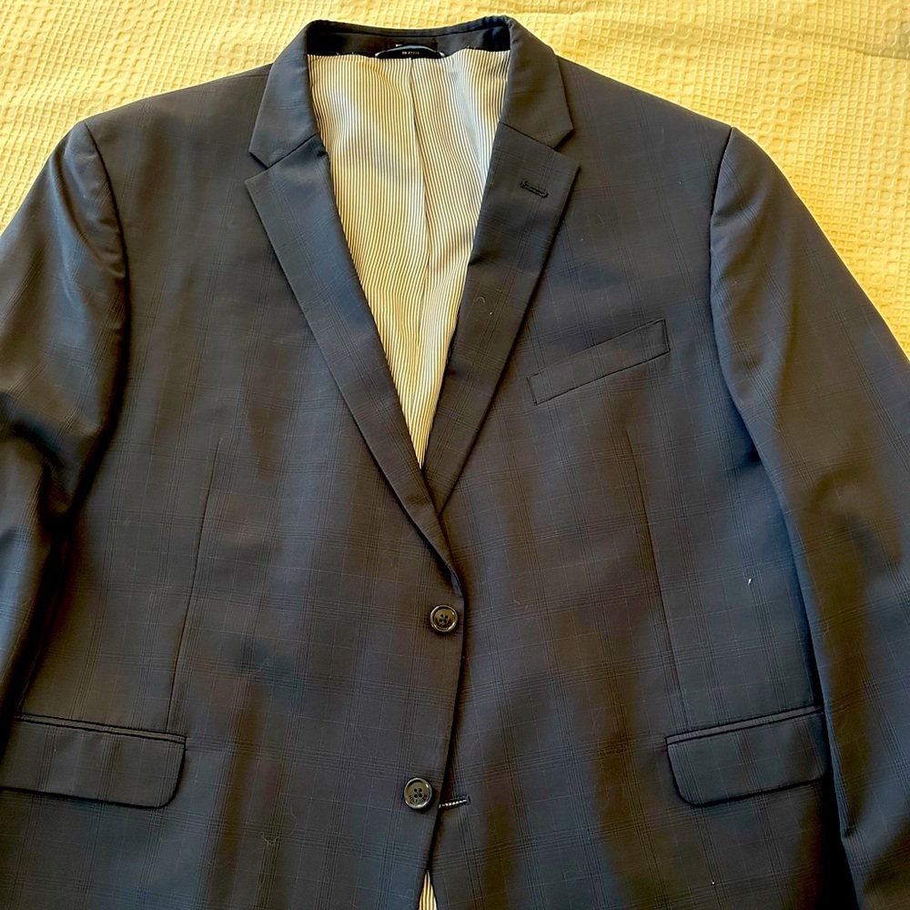 Men’s Suit Tommy Hilfiger, like new, navy pattered